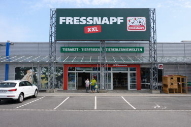 1 Fressnapf Fassade finishing dutch